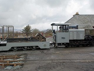 WW1 Baldwin Moelwyn shunting the chassis of 1928 Kerr Stuart 4415