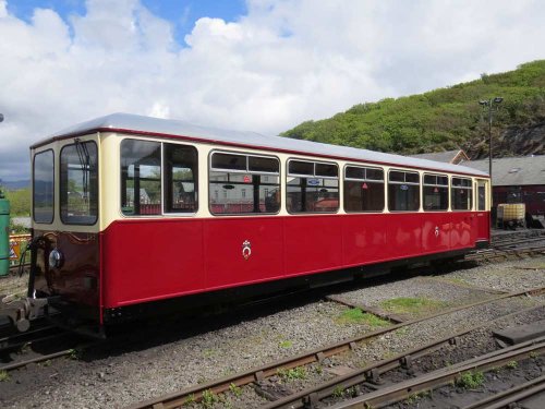 Driving trailer/observation carr 111