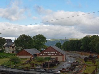 Waggon Tracks Shed Ground Clearance