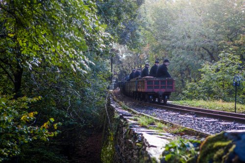 The gravity train approaches The gravity train approaches