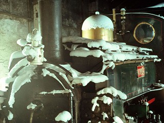 Linda in the cold in the Long Shed January 1982 – Photo Ralph Taylor