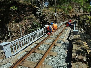 The sides of the bridge in primer