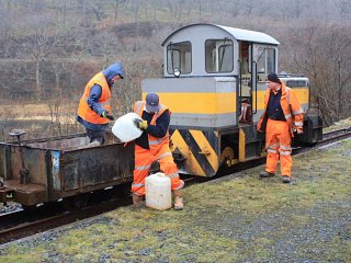 Unloading water for Dduallt staff toilet