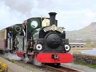 Linda leading Blanche on the FRS Special